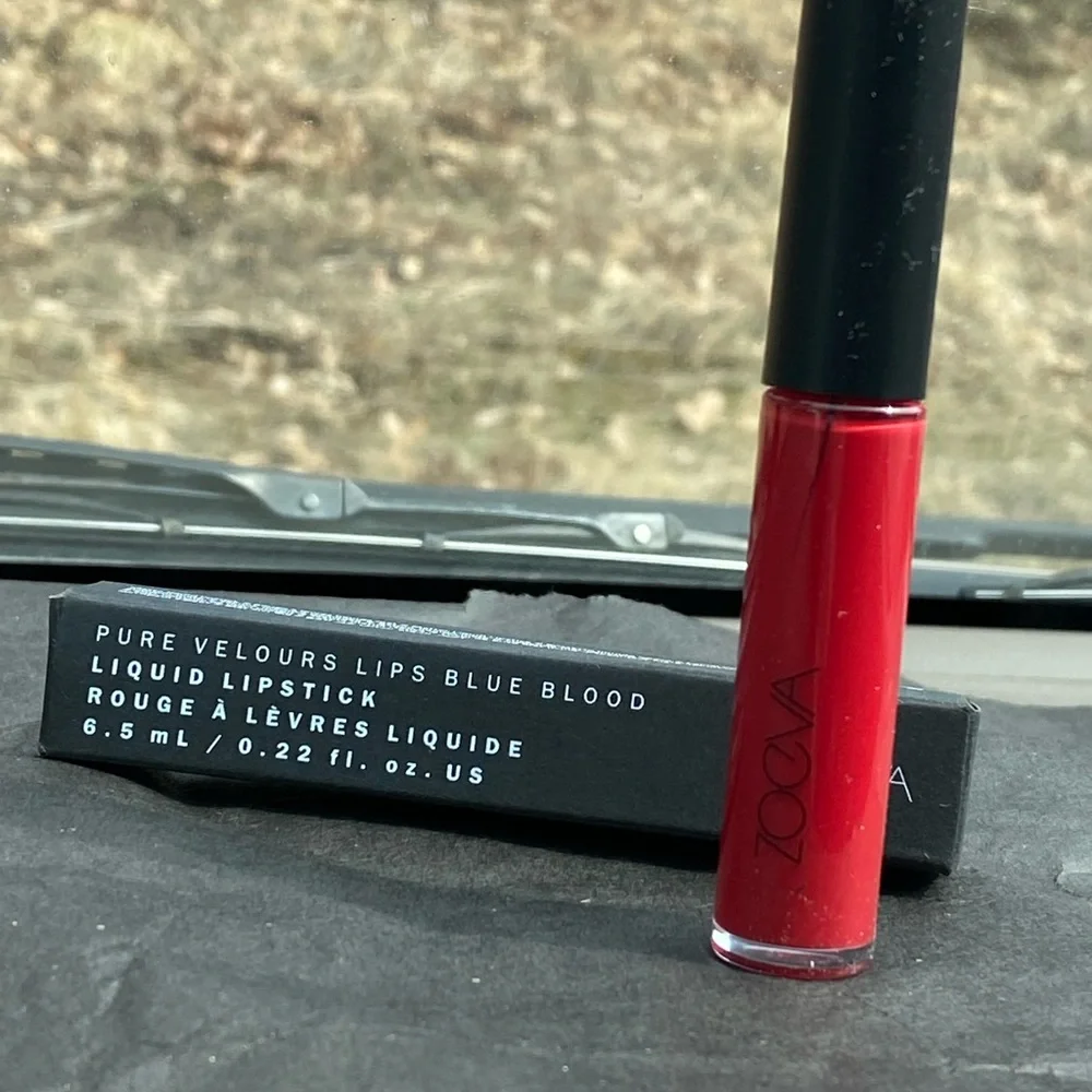 Zoeva Liquid Lipstick BLUE BLOOD